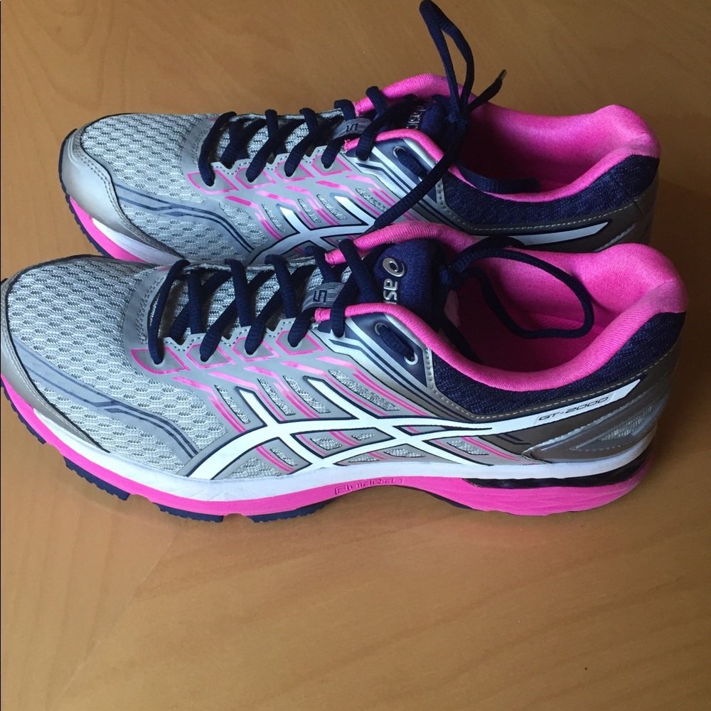 gt 2000 womens asics